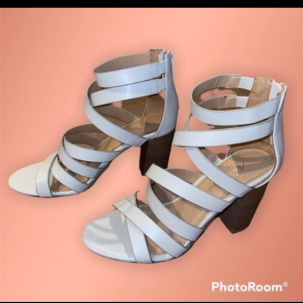 American Eagle Block Heel Sandal Prom Homecoming